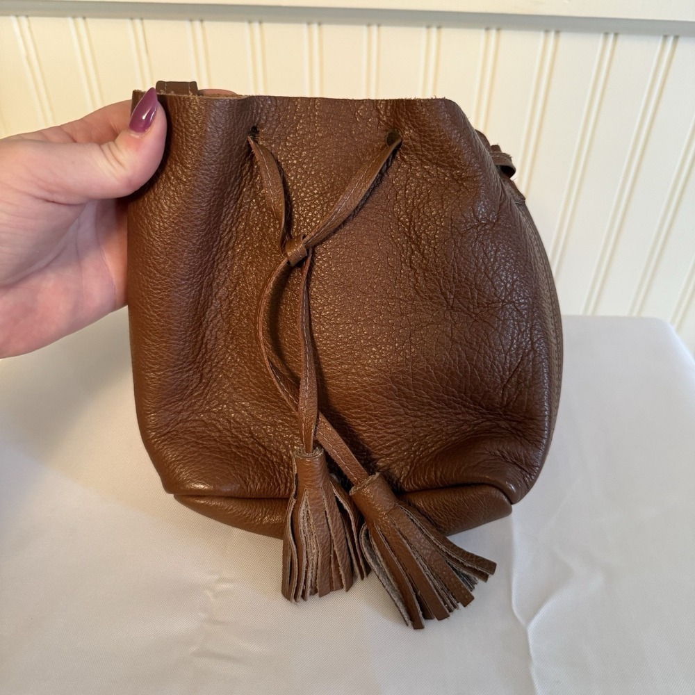 Shaffer LA Greta Leather Boho Drawstring Bucket Bag Brown Crossbody Purse Tassle